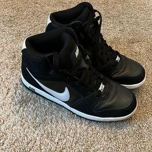 Black and White Nike Air Shoes Size 9.5 womens